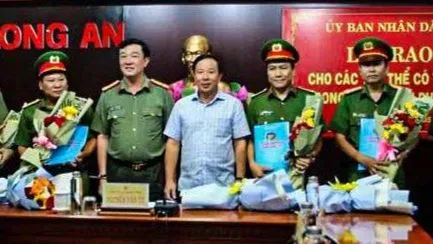 Vụ bắt cóc bé 3 tuổi ở Long An: Trao lại gần 1 tỷ đồng thu hồi được 