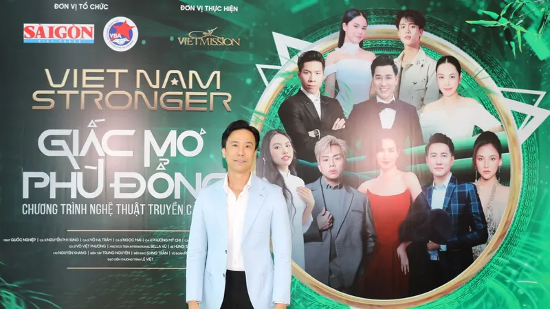 Đạo diễn Lê Việt tại lễ công bố chương trình nghệ thuật truyền cảm hứng Viet Nam Stronger do Báo Sài Gòn Giải Phóng và Hội Doanh nhân trẻ TPHCM tổ chức Ảnh: DŨNG PHƯƠNG