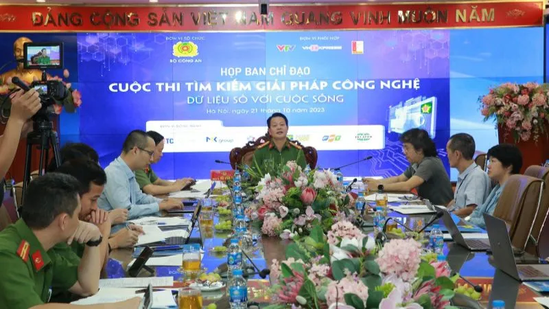 Cuộc thi "Dữ liệu với cuộc sống" thu hút hàng trăm ý tưởng
