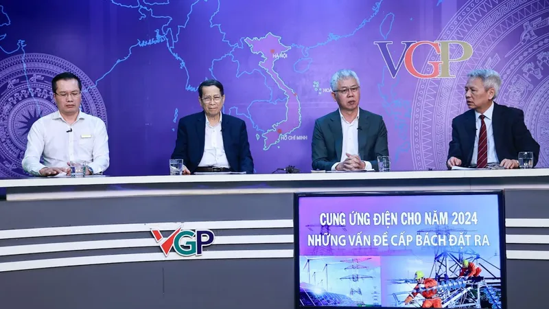 Các chuyên gia tham dự tọa đàm