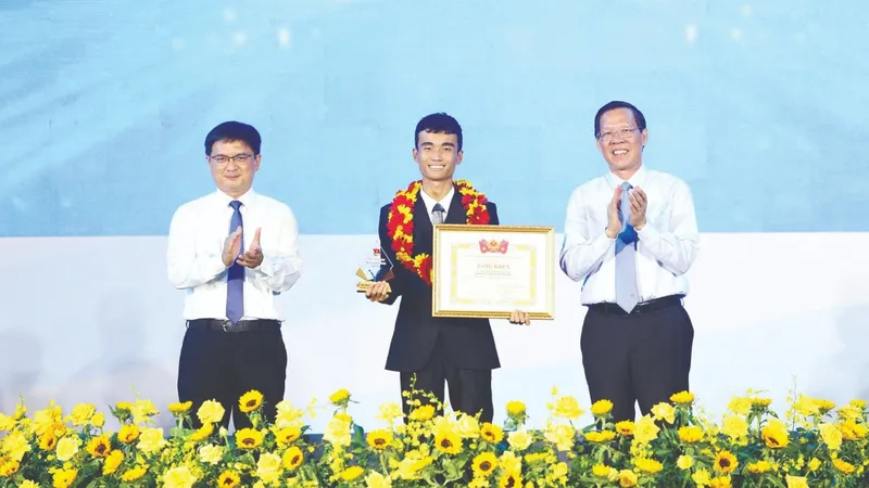 20 tập thể, cá nhân nhận Giải thưởng tình nguyện Quốc gia
