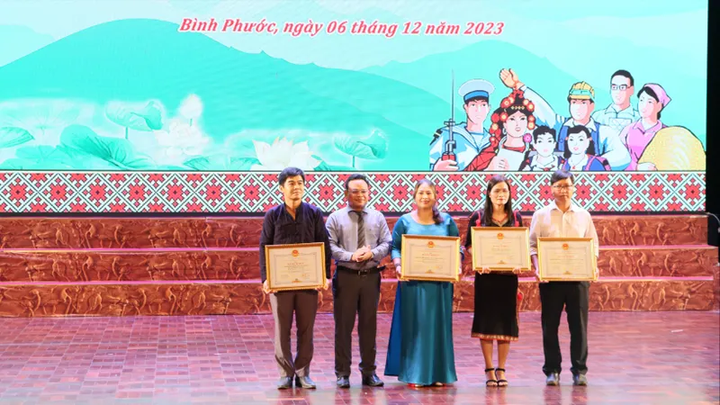 Bình Phước: Biểu dương điển hình tiên tiến vùng đồng bào thiểu số và miền núi 