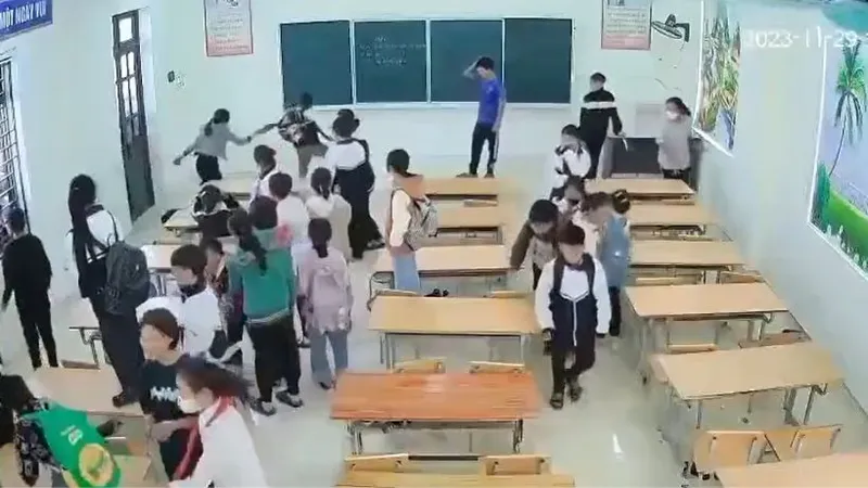 Xử lý nghiêm vụ học sinh bạo lực cô giáo ở Tuyên Quang