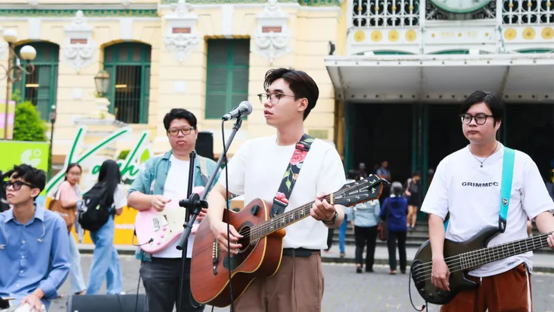 Khai mạc Lễ hội nghệ thuật đường phố tại Bưu điện Trung tâm TPHCM