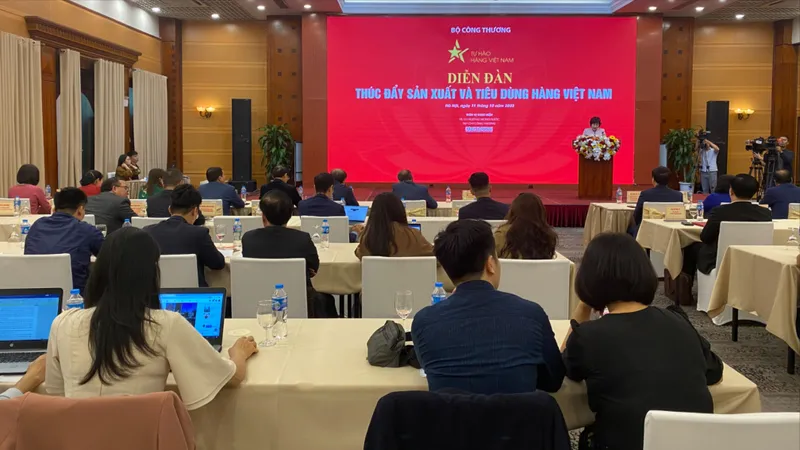 Hàng nội địa chịu sức ép lớn từ hàng ngoại nhập