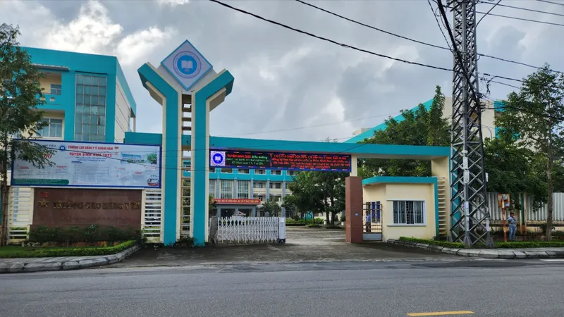 Bị nợ lương 6 tháng, cán bộ, giảng viên Trường CĐ Y tế Quảng Nam ngừng việc tập thể