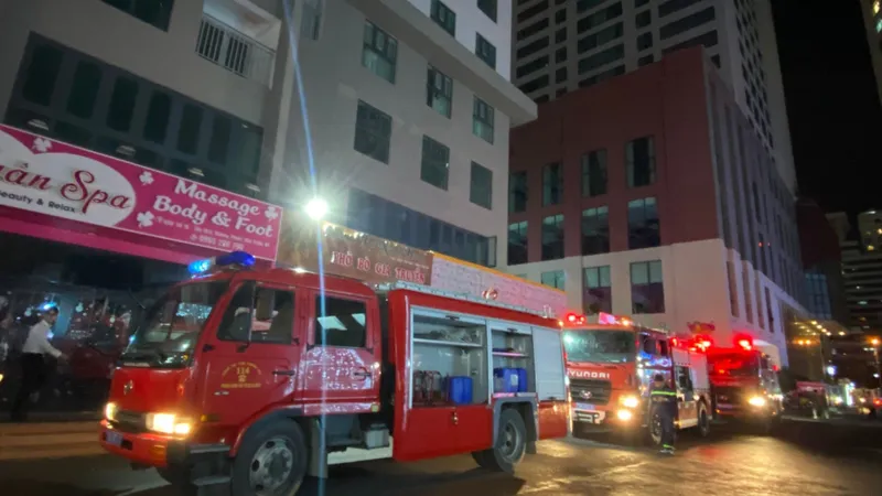 Nha Trang: Căn hộ tầng 25 bốc cháy, sơ tán dân trong đêm
