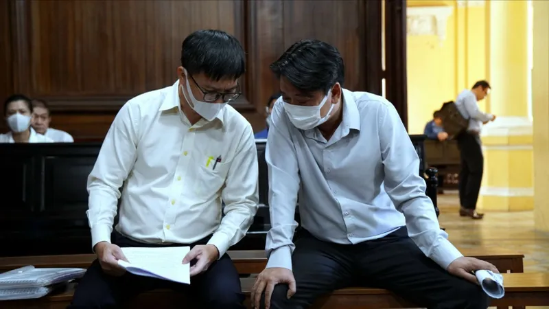 Hai bị cáo tại phiên tòa