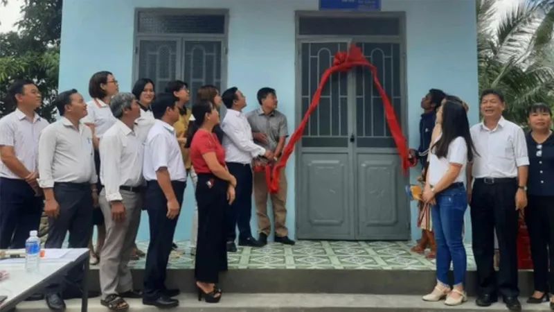 Bàn giao Nhà đồng đội cho chiến sĩ hải quân