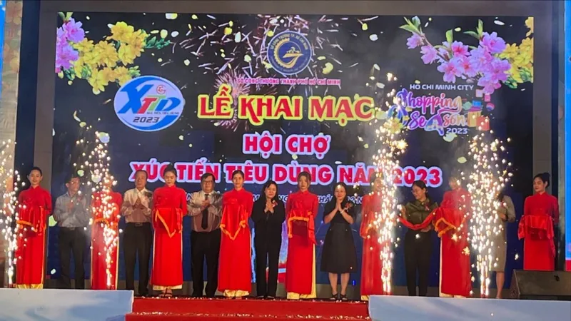 Trung tâm Phát triển Công nghiệp Hỗ trợ TPHCM, Sở Công Thương TPHCM, khai mạc hội chợ xúc tiến tiêu dùng năm 2023 tại Công viên Văn hóa Đầm Sen.