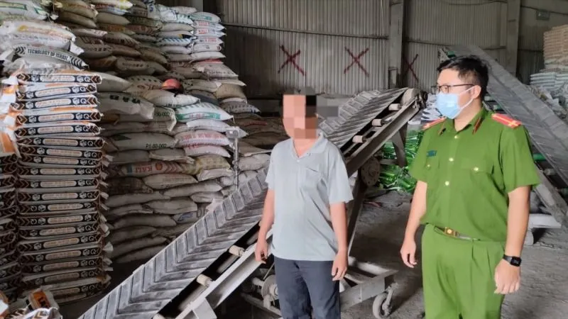 Bắt giám đốc công ty sản xuất phân bón giả