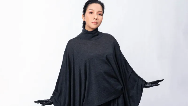 Ca sĩ Mỹ Linh: "Tôi quá an toàn để làm tấm gương cho các bạn trẻ!"