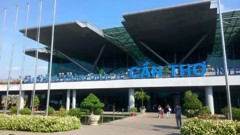 Chắp cánh các sân bay miền Tây