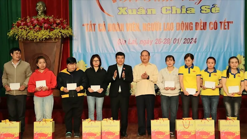 Mang tết cho đoàn viên, người lao động Gia Lai 