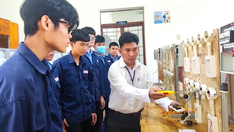 Gỡ khó cho trường nghề