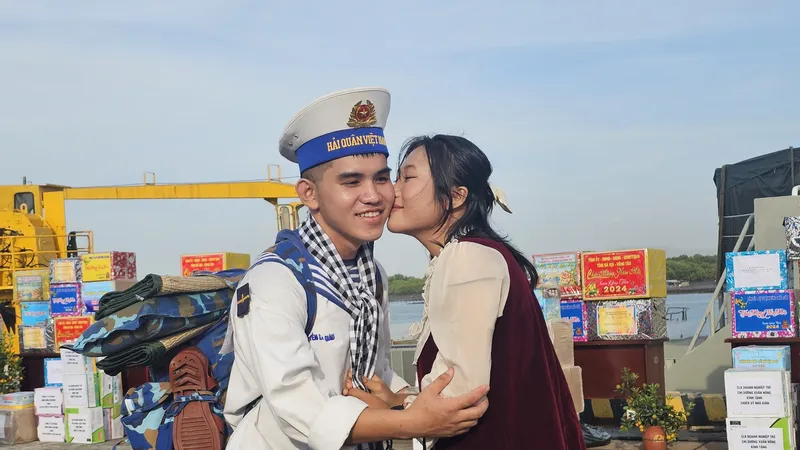 “Em chờ anh về ổn định sự nghiệp rồi cưới em”, Lê Thị Quỳnh Như trao gửi tình cảm đến bạn trai - Hạ sĩ Nguyễn Tấn Giàu