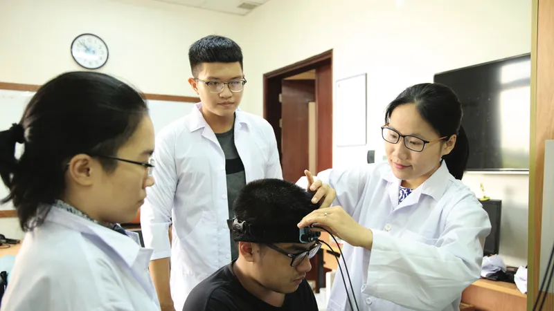 Khát vọng nghiên cứu của hai nhà khoa học nữ