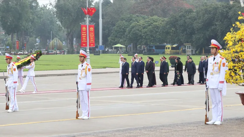 Lãnh đạo Đảng, Nhà nước và MTTQ Việt Nam vào Lăng viếng Chủ tịch Hồ Chí Minh