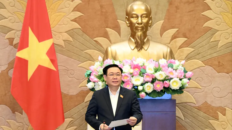 Chủ tịch Quốc hội Vương Đình Huệ chủ trì cuộc họp. Ảnh: VIẾT CHUNG