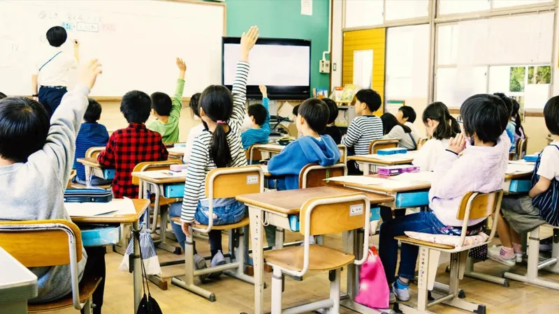 Muôn cách khuyến sinh