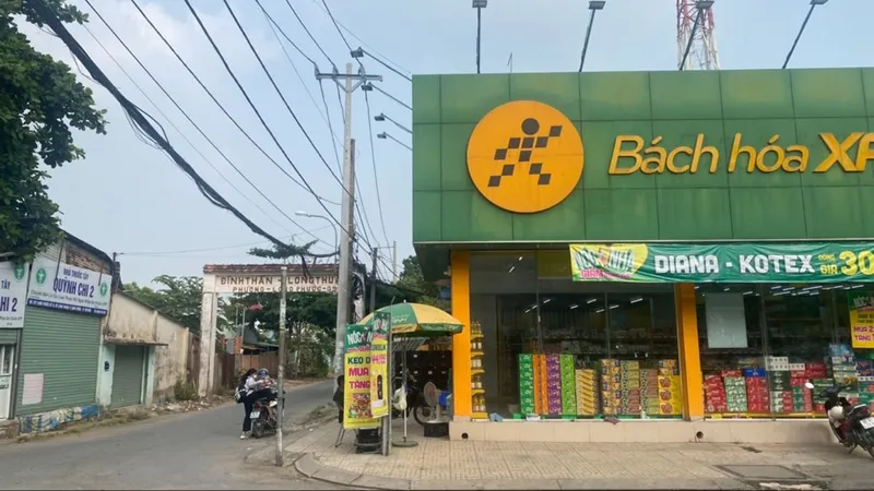 Bảng quảng cáo đặt sai chỗ đã được tháo dỡ để trả lại tầm nhìn cho người đi đường