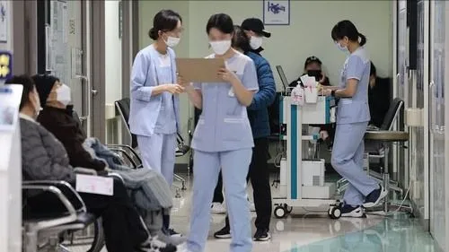 Hàn Quốc tìm lời giải cho cuộc khủng hoảng ngành y