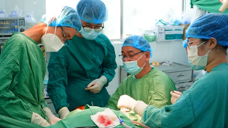 Điều trị thành công cho thai phụ bị thoát vị hoành bẩm sinh hiếm gặp