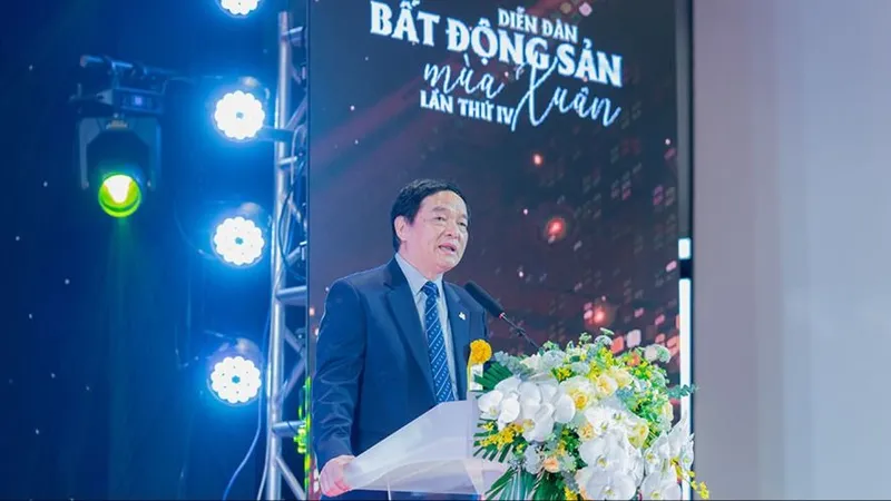 Tập đoàn Xây dựng Hòa Bình nhận Top 10 Doanh nghiệp cung ứng dịch vụ bất động sản tốt nhất năm 2023