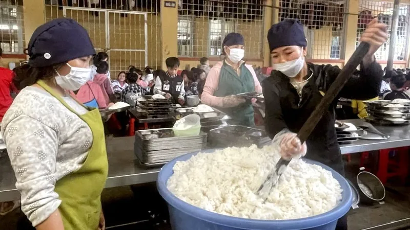 Khẩn trương xuất cấp, không để học sinh thiếu gạo