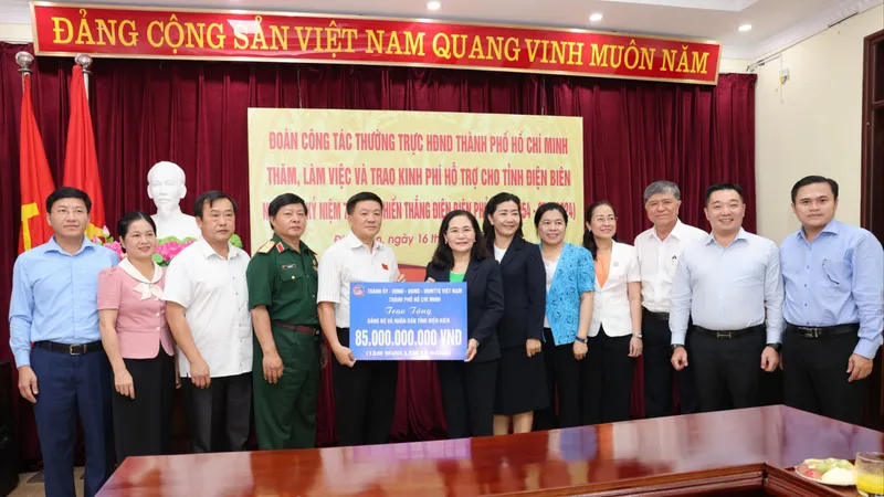 TPHCM tặng, hỗ trợ tỉnh Điện Biên trên 85 tỷ đồng nhân kỷ niệm 70 năm chiến thắng Điện Biên Phủ