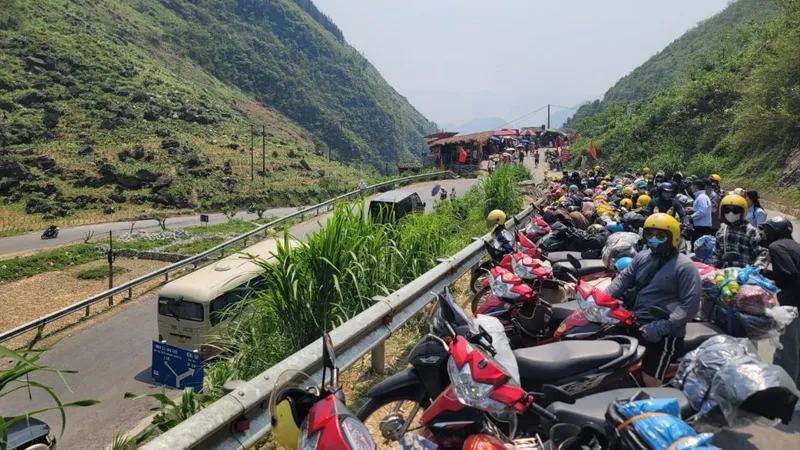 Cực Bắc Tổ quốc đông nghịt khách du lịch dịp nghỉ lễ 