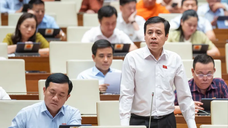 ĐB Trần Anh Tuấn (TPHCM) chỉ ra dư địa tài khóa có thể tận dụng để sớm đưa nguồn lực vào kích thích nền kinh tế