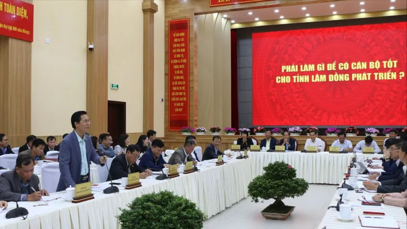 Lâm Đồng nỗ lực vượt khó từ công tác cán bộ