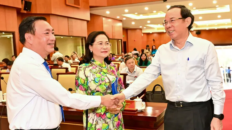 Kỳ họp thứ 16 HĐND TPHCM khóa X: Huy động các nguồn lực thực hiện mục tiêu phát triển kinh tế - xã hội