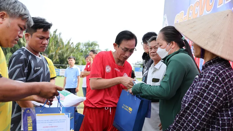 Giao hữu bóng đá tri ân 77 năm Ngày Thương binh - Liệt sĩ 