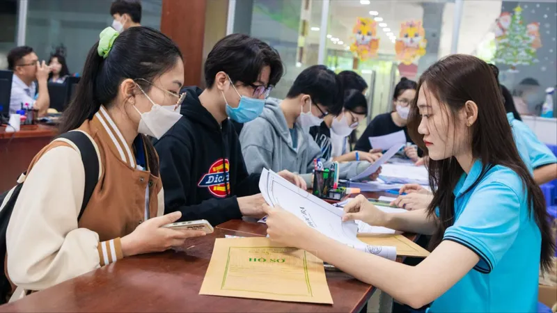 Tuyển sinh đại học năm 2024: Điểm chuẩn xét tuyển sớm... nhảy múa