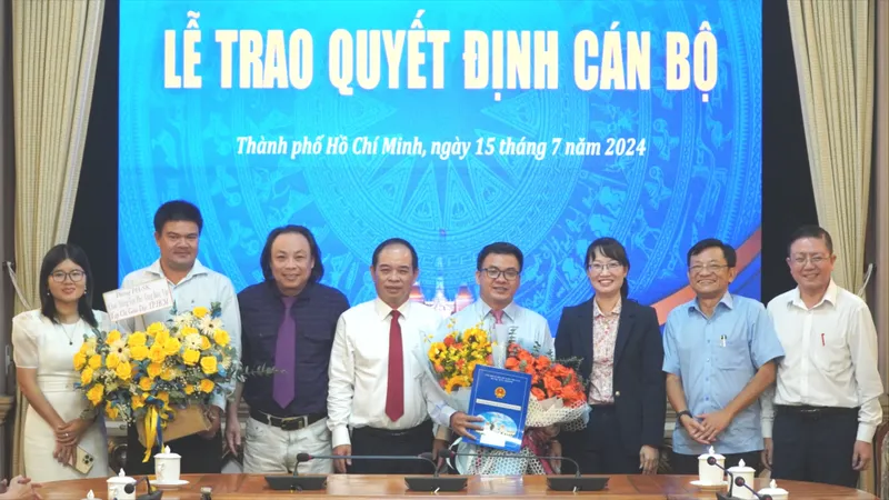 UBND TPHCM tổ chức lễ trao quyết định bổ nhiệm Phó Tổng Biên tập Tạp chí Giáo dục TPHCM