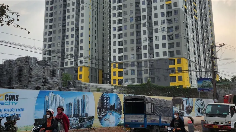 Kiệt quệ dòng vốn: Doanh nghiệp bất động sản gặp khó