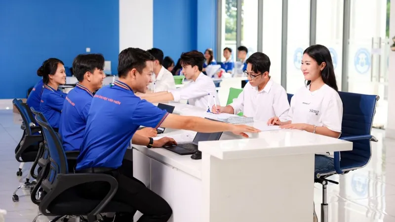 Trường ĐH Văn Hiến dành nhiều chính sách học phí, học bổng hỗ trợ thiết thực, kịp thời cho thí sinh