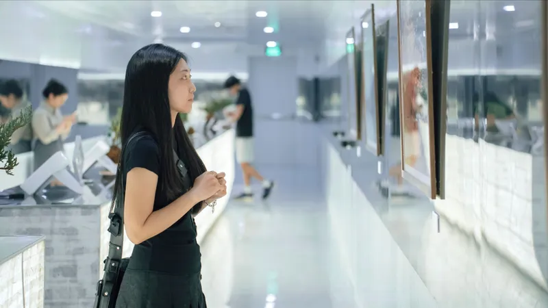 Thấy gì ở hành trình “quay vào bên trong”