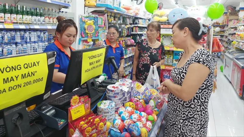 Bán lẻ tăng tốc, thêm cơ hội cho hàng Việt