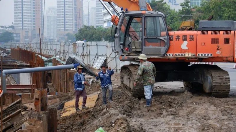 Nhộn nhịp trên các công trình sắp về đích