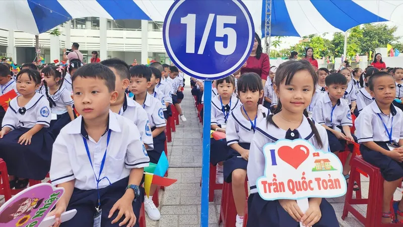 Niềm vui từ những ngôi trường mới