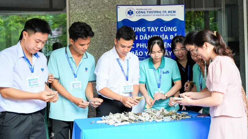 Ngành giáo dục chung tay sẻ chia với đồng bào bị thiên tai