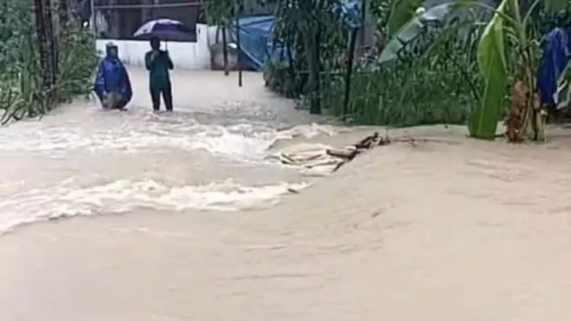 Nghệ An: 3 mẹ con bị lũ cuốn trôi