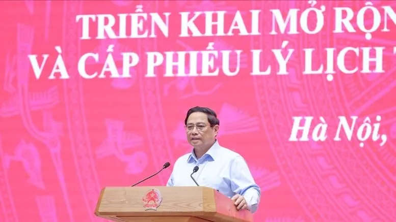 Thủ tướng yêu cầu mở rộng thí điểm sổ sức khỏe điện tử và cấp phiếu lý lịch tư pháp qua VneID trên toàn quốc