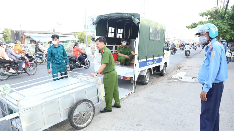 Long An, Tiền Giang: Tổng lực kiểm tra, xử lý “xe dù, bến cóc”