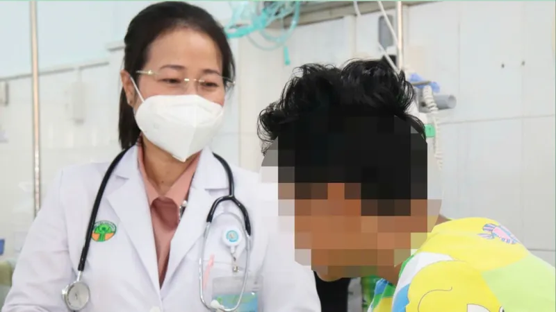 Thiếu niên 13 tuổi ói ra máu vì loét tá tràng
