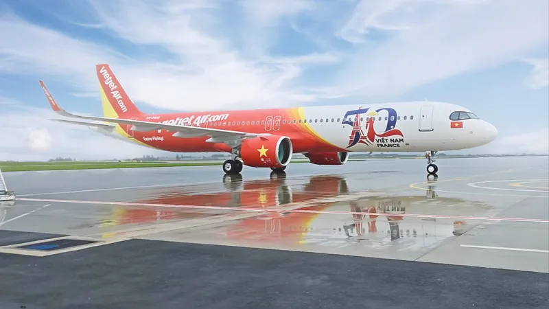 Airbus và Vietjet bàn giao tàu bay mới mang hình ảnh kỷ niệm 50 năm quan hệ ngoại giao Việt Nam - Pháp