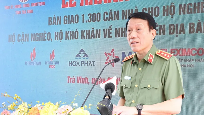 Thượng tướng Lương Tam Quang phát biểu tại lễ khánh thành. Ảnh: HỒ GIANG